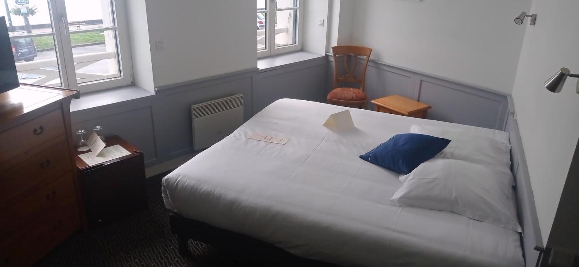 Le Querrien Hotel Канкал Екстериор снимка