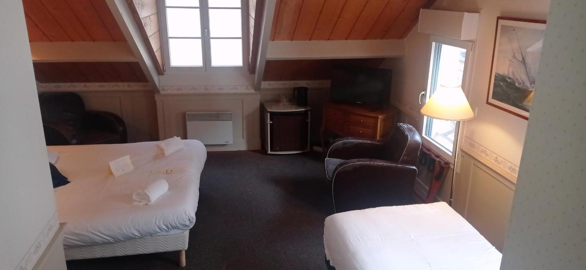 Le Querrien Hotel Канкал Екстериор снимка