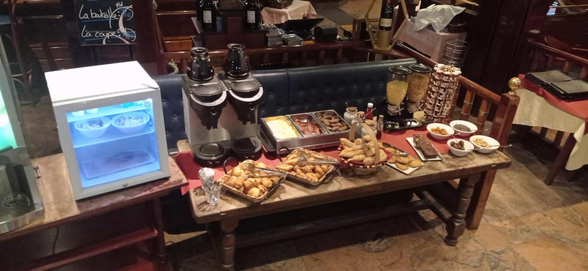 Le Querrien Hotel Канкал Екстериор снимка