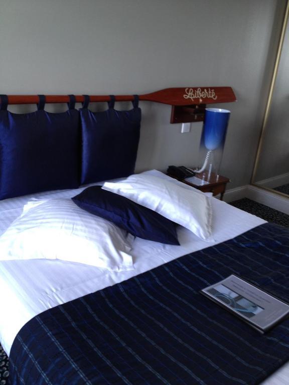 Le Querrien Hotel Канкал Стая снимка
