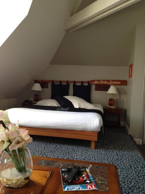 Le Querrien Hotel Канкал Стая снимка